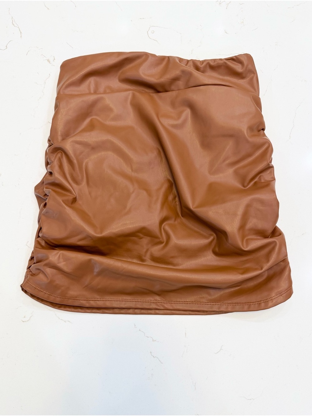 HALARA Ruched Faux Leather Mini Skirt - Brown